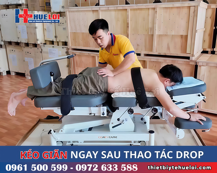 b&agrave;n nắn chỉnh cột sống
