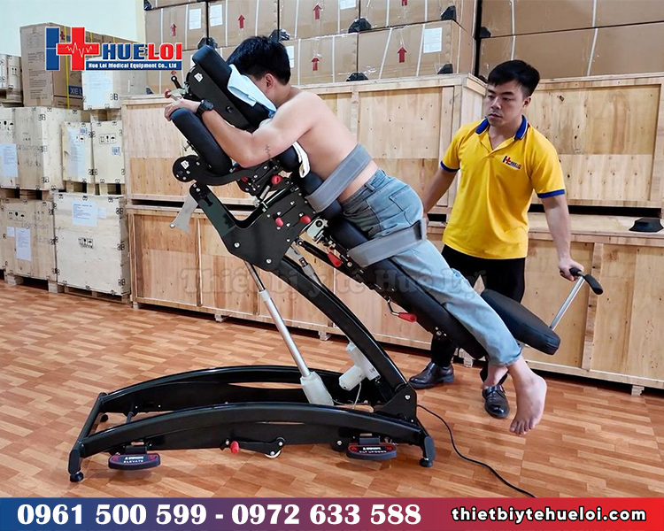 giường t&aacute;c động cột sống